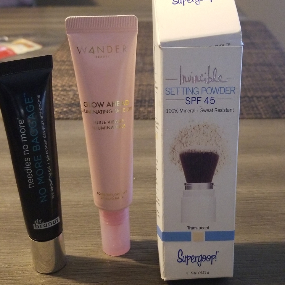 Bundle of makeup .